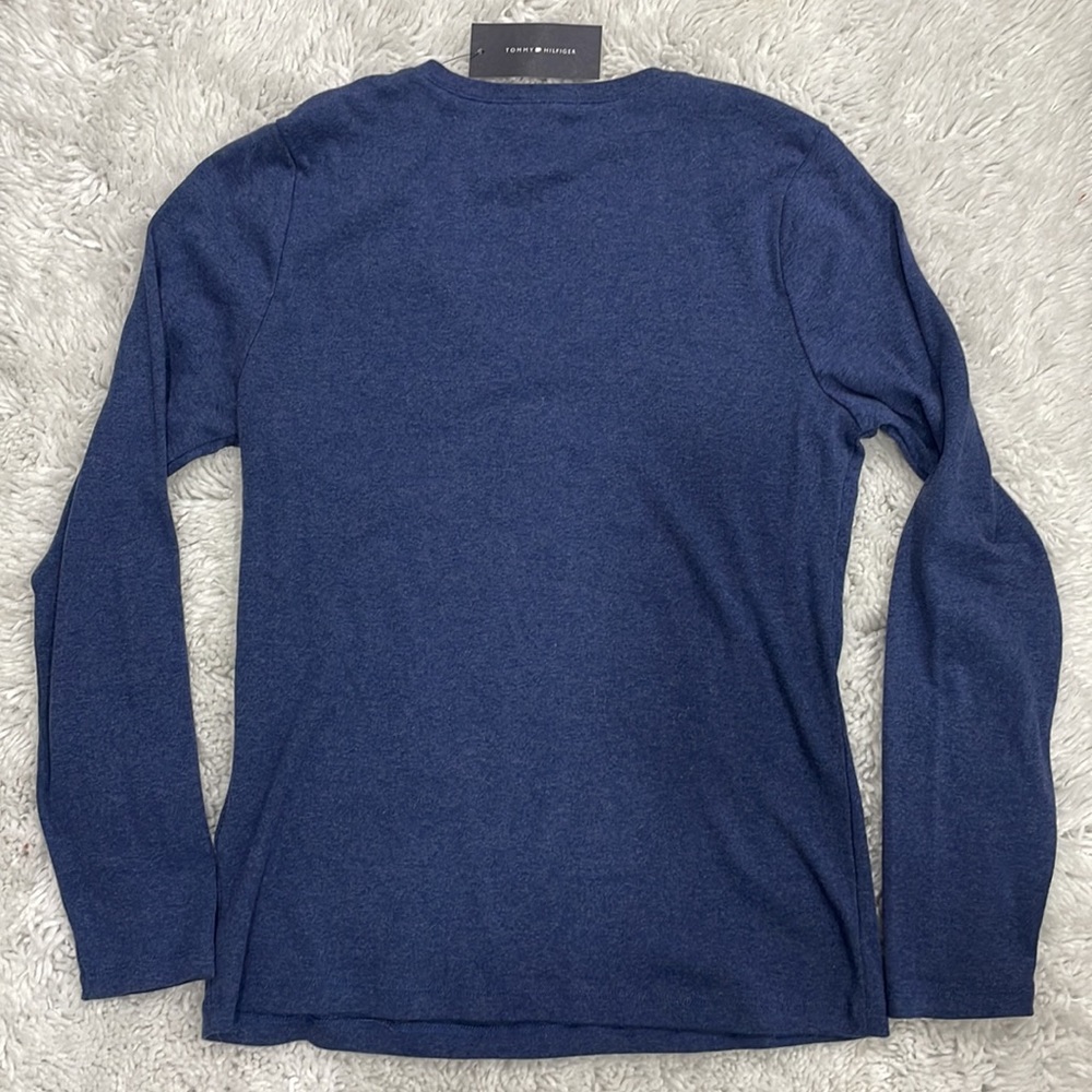 NWT Tommy Hilfiger V-Neck Blue T-Shirt- Size L - Picture 7 of 8